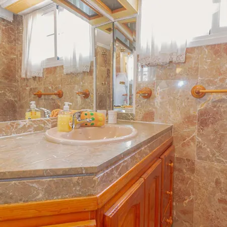 2 Bedroom Amazing In *